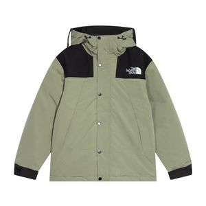 The North Face Provides warmth and protection for outdoor use in winter, excelle